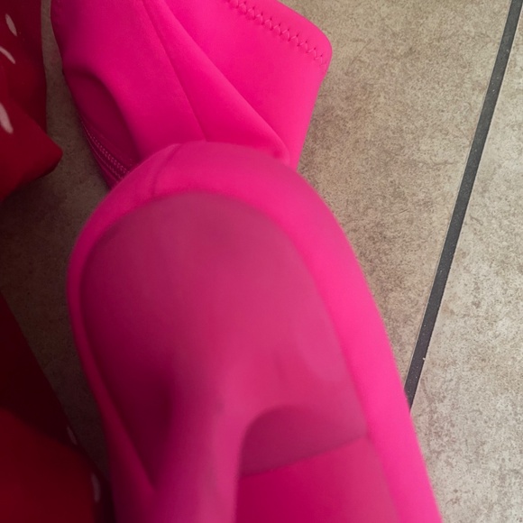 Steve Madden Vakay Neon Fuchsia Stretch Booties SZ 11M - Picture 9 of 9